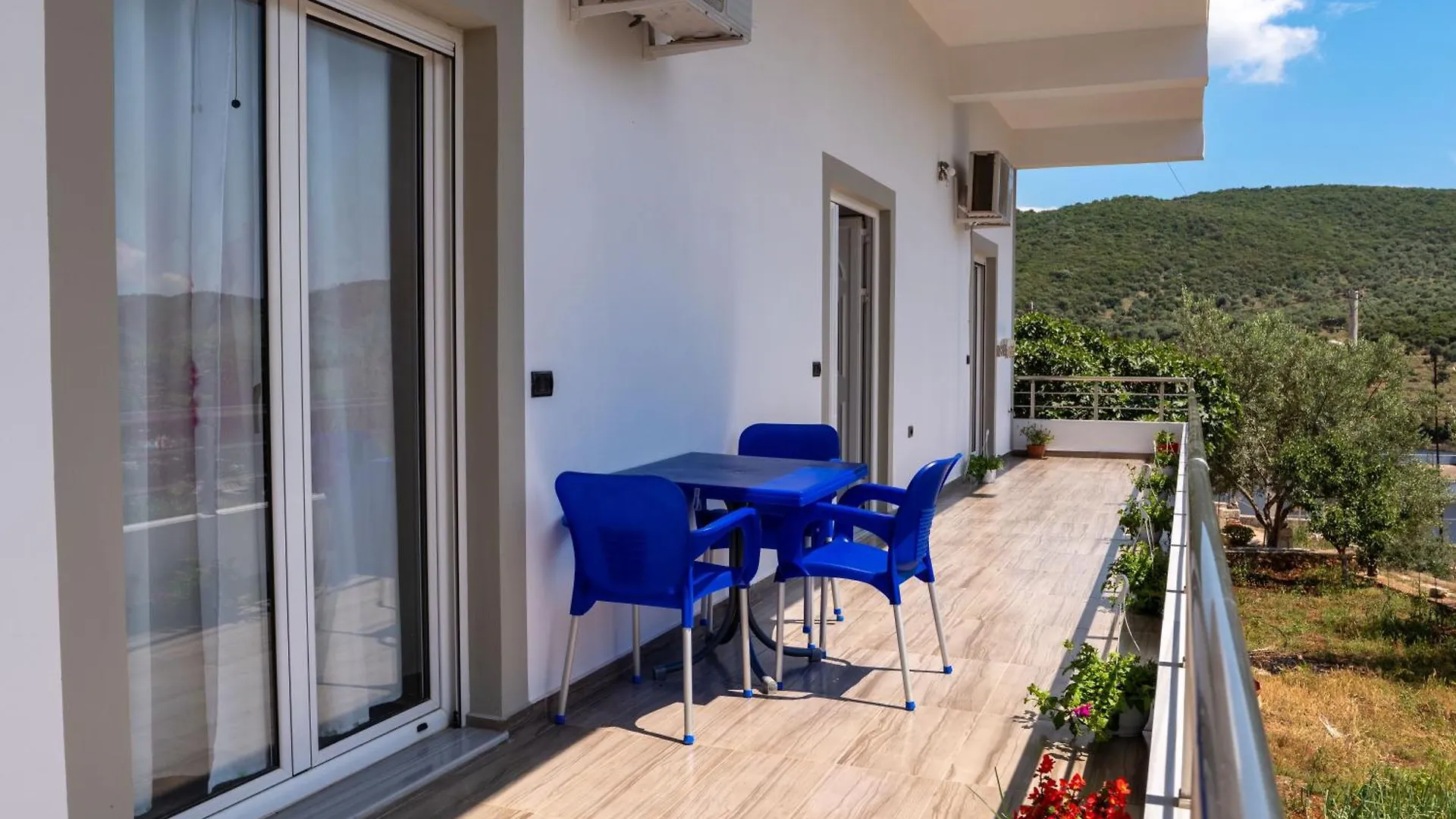 Shejla'S Apartments Ksamil 0*,
